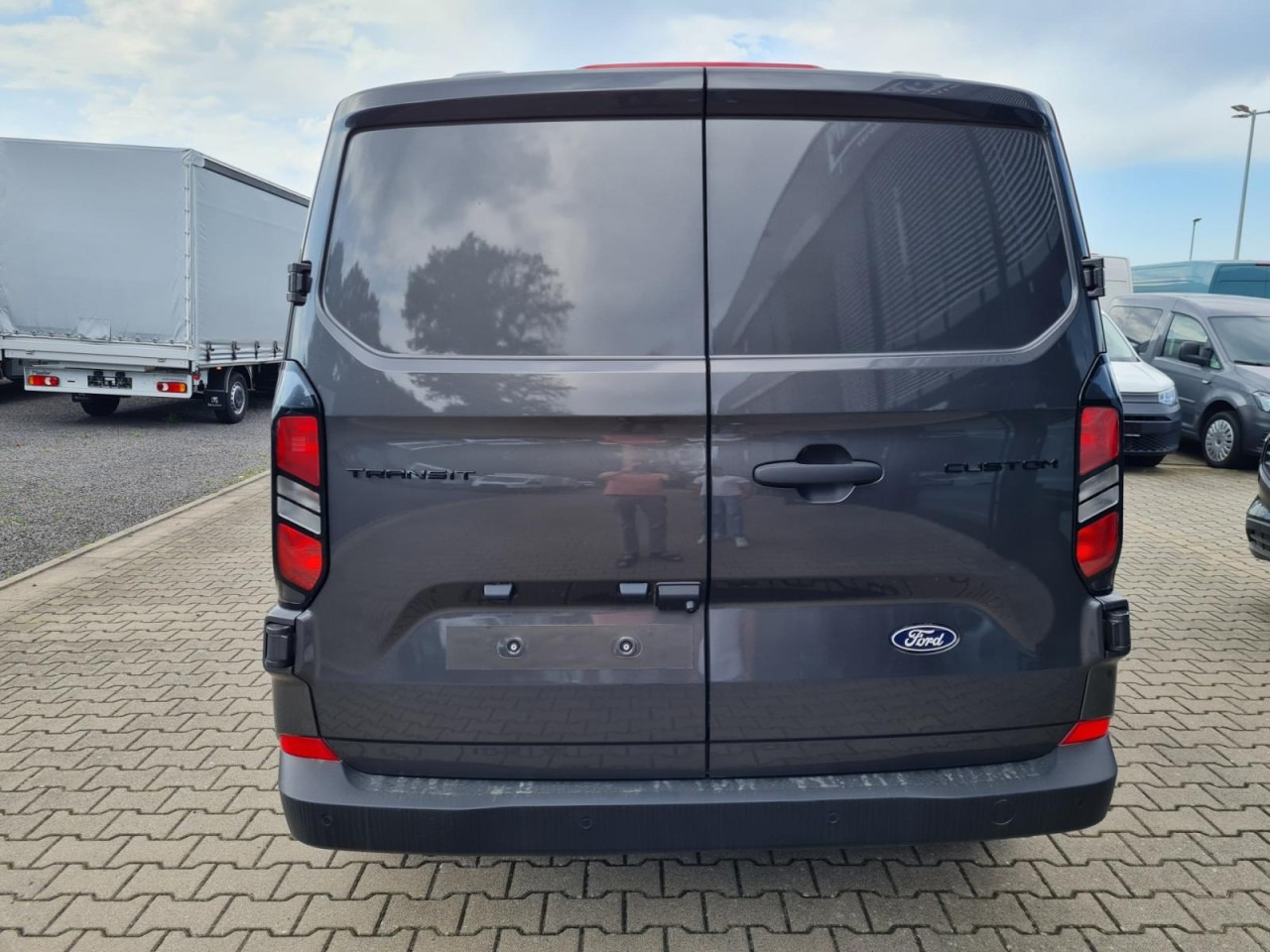 Ford Custom Kasten 320 L2 Trend Doka 5-Sitze KAMERA TEMPO - Mali kombi, Dostavno vozilo z dvojno kabino: slika 5 Ford Custom Kasten 320 L2 Trend Doka 5-Sitze KAMERA TEMPO - Mali kombi, Dostavno vozilo z dvojno kabino: slika 5