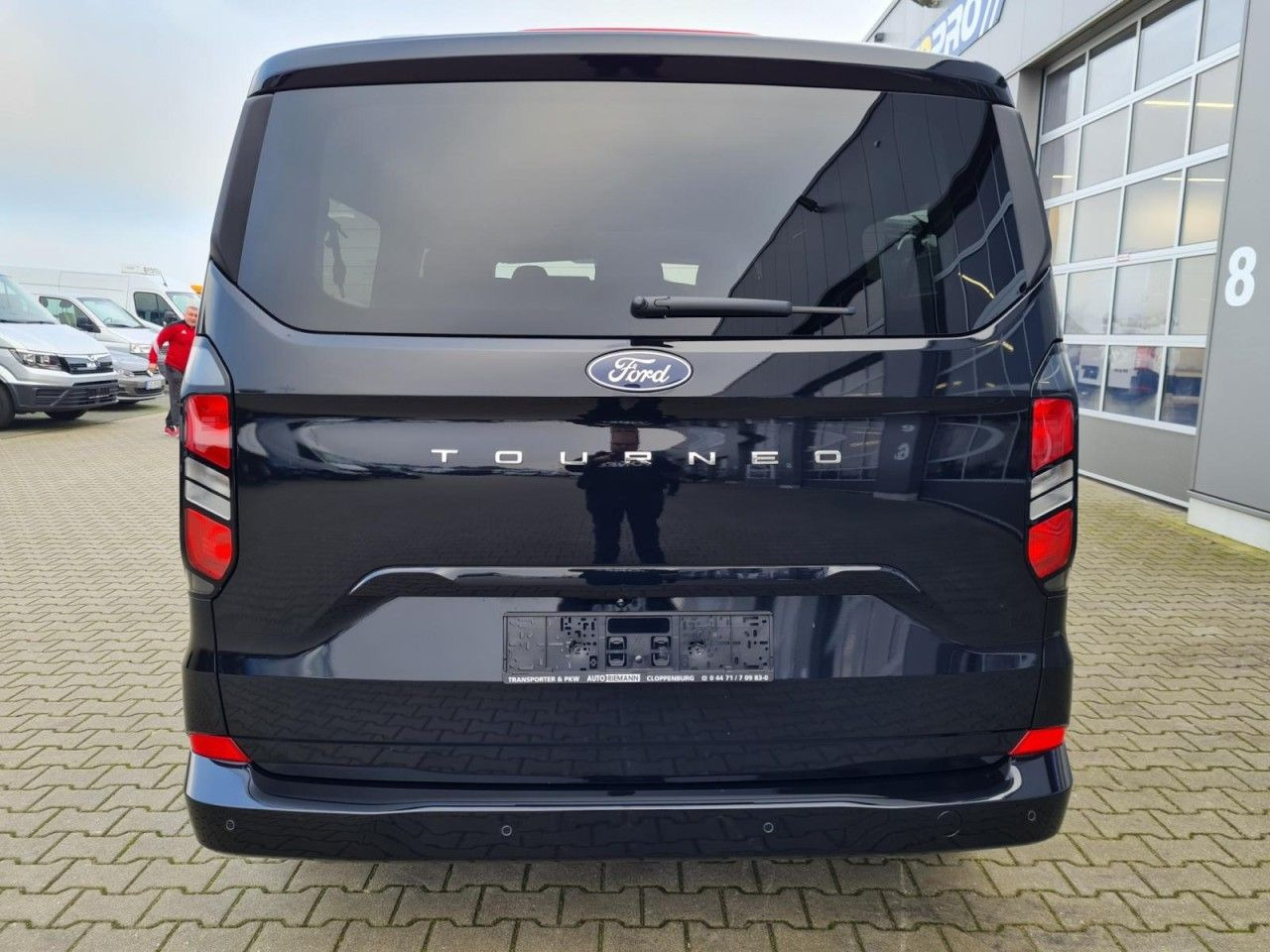 Ford Tourneo Custom 320 L2 Titanium 9 Sitze STANDHZ - Potniški kombi: slika 5 Ford Tourneo Custom 320 L2 Titanium 9 Sitze STANDHZ - Potniški kombi: slika 5