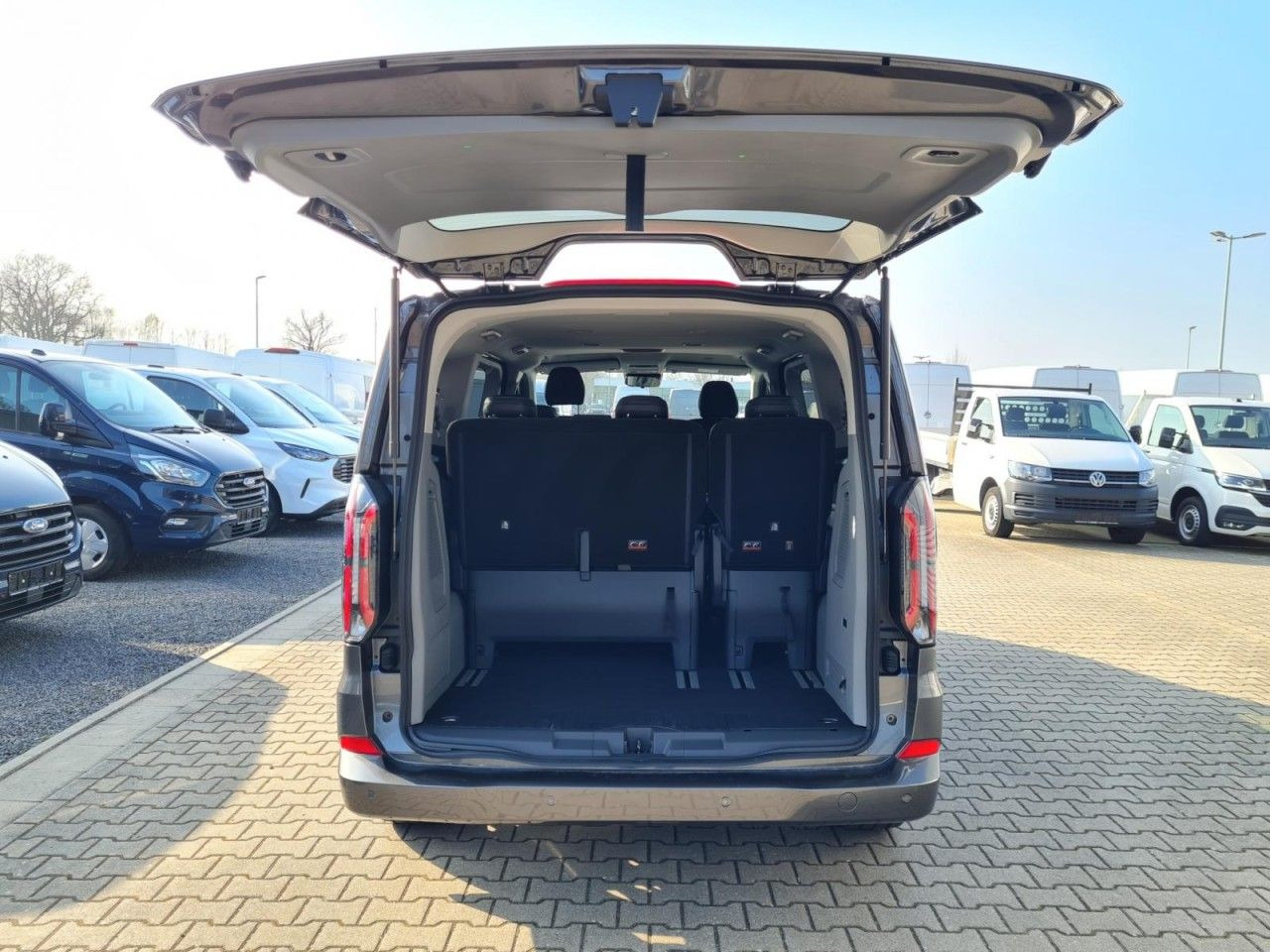Potniški kombi Ford Tourneo Custom 320 Titanium X L1 AHK LED LMF NAV: slika 6