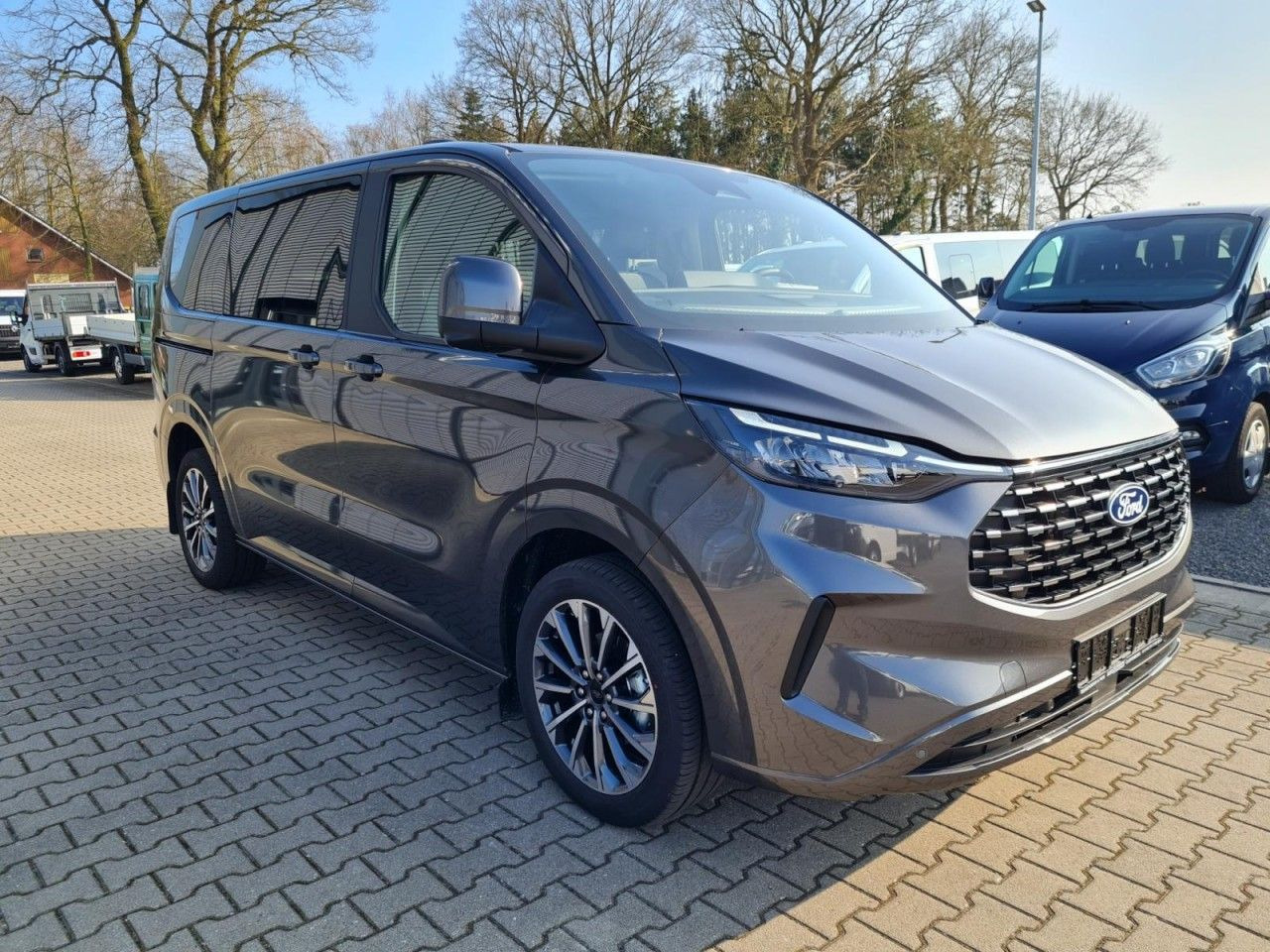 Ford Tourneo Custom 320 Titanium X L1 AHK LED LMF NAV - Potniški kombi: slika 3 Ford Tourneo Custom 320 Titanium X L1 AHK LED LMF NAV - Potniški kombi: slika 3