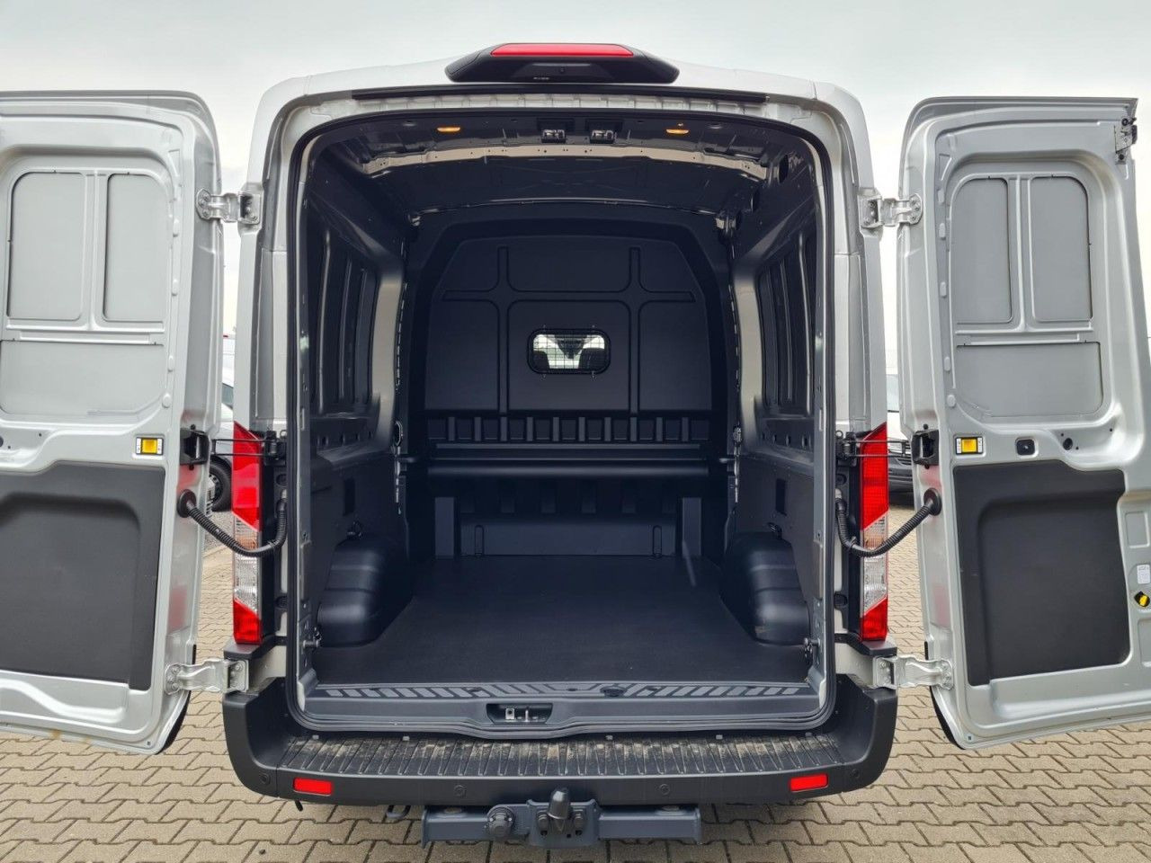 Ford Transit 35 Kasten TDCi Doka Mixto L3 Trend AHK - Furgon: slika 5 Ford Transit 35 Kasten TDCi Doka Mixto L3 Trend AHK - Furgon: slika 5