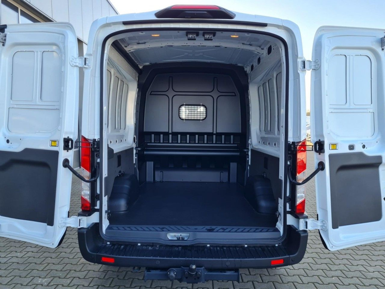 Ford Transit 350 Kasten Doka mixto TDCi L3 Trend AHK - Furgon: slika 5 Ford Transit 350 Kasten Doka mixto TDCi L3 Trend AHK - Furgon: slika 5