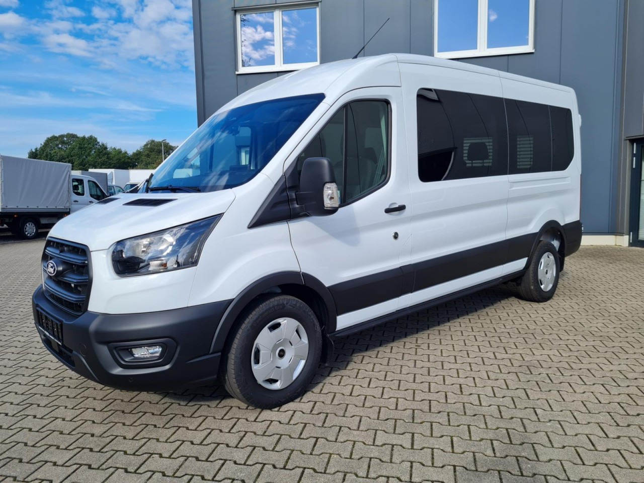 Ford Transit 350 Kombi TDCi L3 AG Trend 9 Sitze AHK KAMERA - Minibus, Potniški kombi: slika 3 Ford Transit 350 Kombi TDCi L3 AG Trend 9 Sitze AHK KAMERA - Minibus, Potniški kombi: slika 3