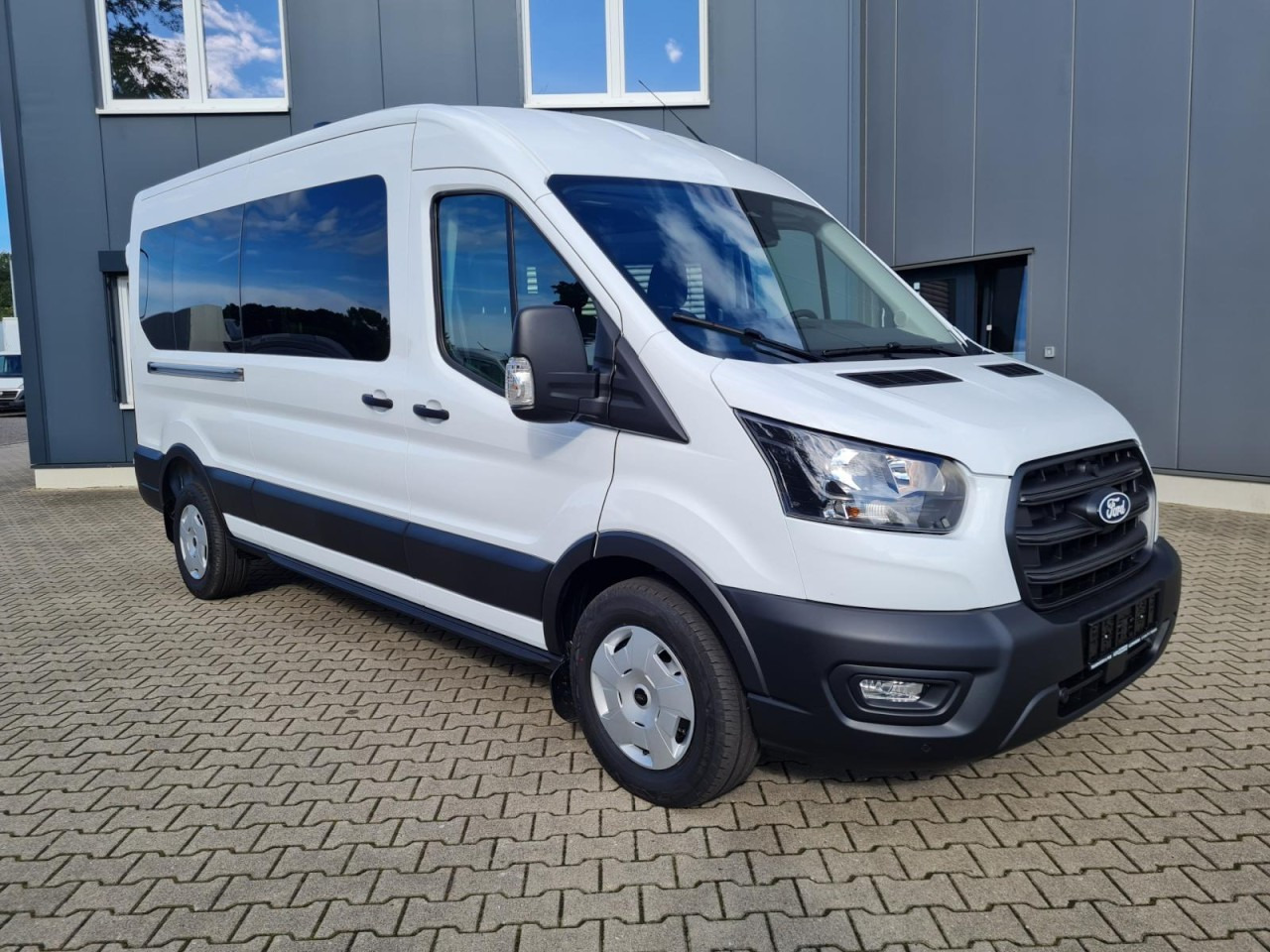Ford Transit 350 Kombi TDCi L3 Trend 9 Sitzer AUTOMATIK - Minibus, Potniški kombi: slika 3 Ford Transit 350 Kombi TDCi L3 Trend 9 Sitzer AUTOMATIK - Minibus, Potniški kombi: slika 3