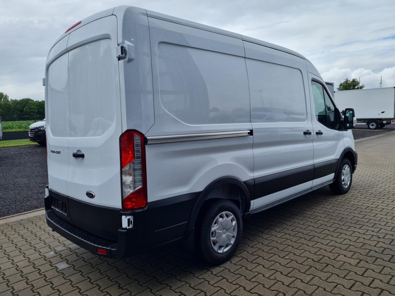Ford Transit Kasten TDCi L2H2 Trend Klima Holzverkleid. - Mali kombi: slika 4 Ford Transit Kasten TDCi L2H2 Trend Klima Holzverkleid. - Mali kombi: slika 4