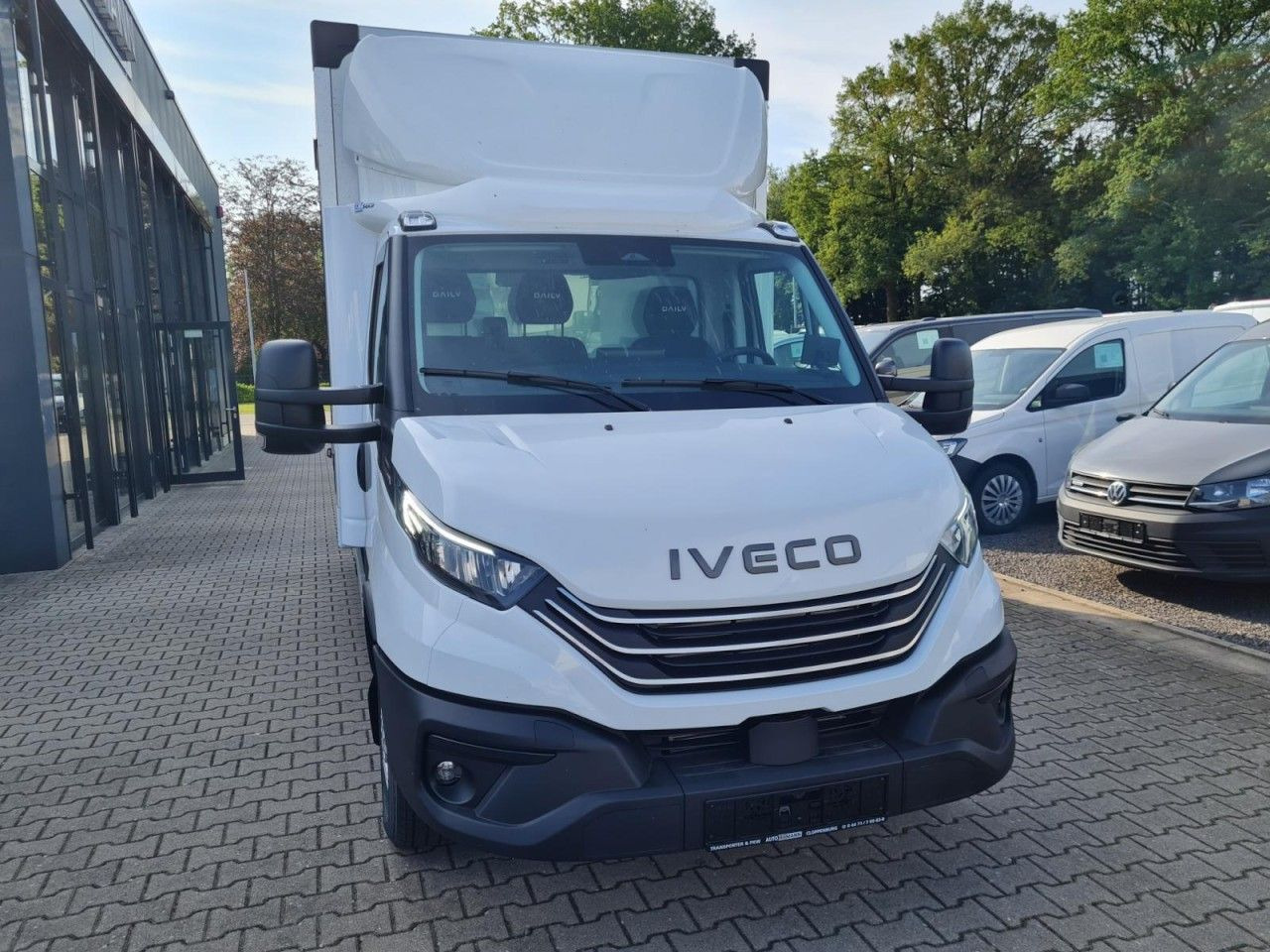 Iveco 35S 18 3.0 Koffer Hi Matic LM KLIMA KAMERA Navig - Dostavno vozilo z zabojnikom: slika 2 Iveco 35S 18 3.0 Koffer Hi Matic LM KLIMA KAMERA Navig - Dostavno vozilo z zabojnikom: slika 2