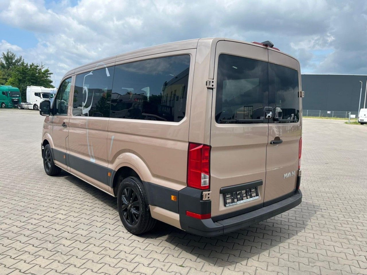 MAN TGE 3.180 TDi Kombi 9 Sitzer LED LM KAMERA Sonde - Potniški kombi: slika 3 MAN TGE 3.180 TDi Kombi 9 Sitzer LED LM KAMERA Sonde - Potniški kombi: slika 3
