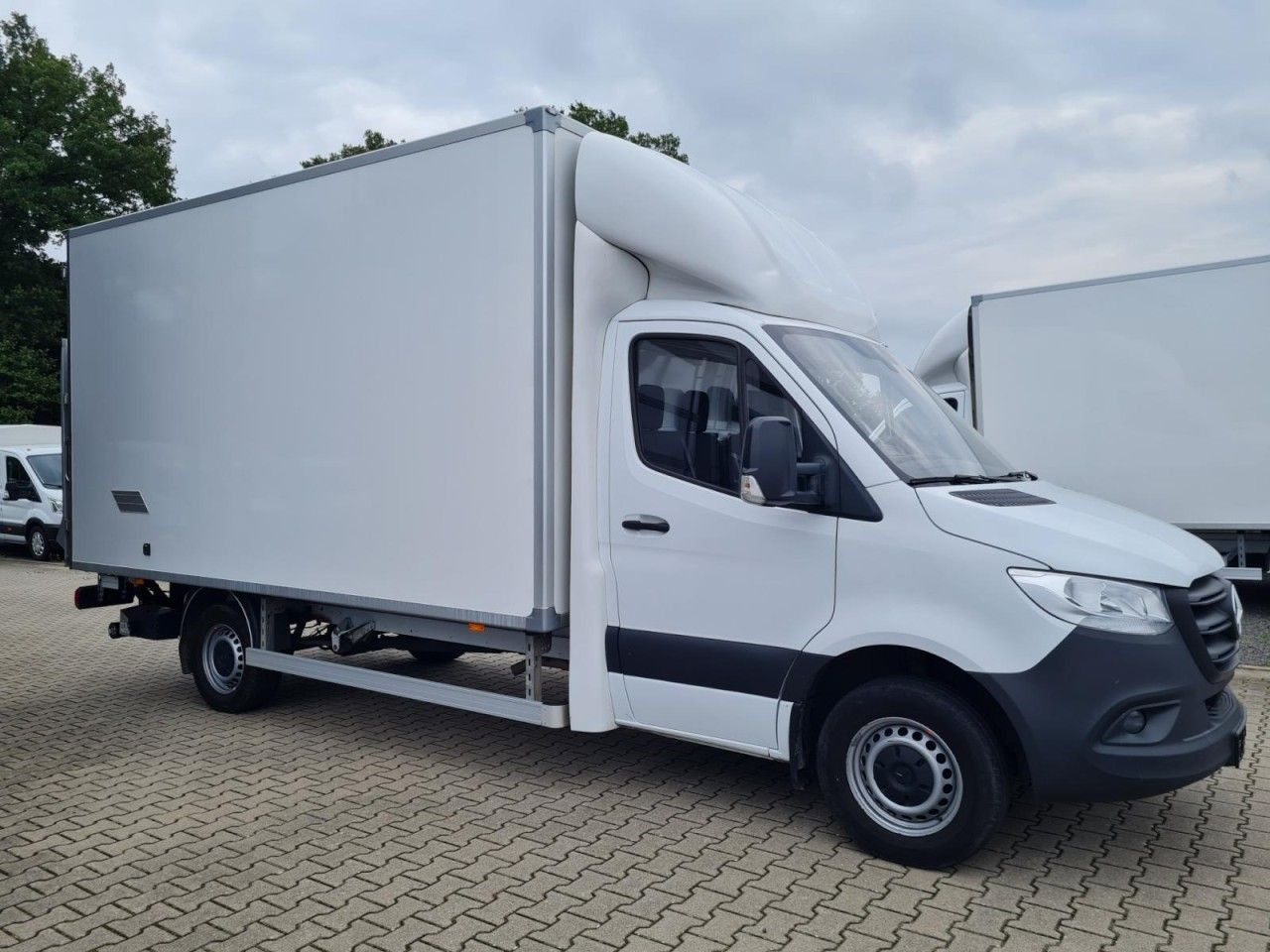Mercedes-Benz Sprinter 315 CDI Koffer LBW RWD KLIMA TEMPOMAT - Dostavno vozilo z zabojnikom: slika 3 Mercedes-Benz Sprinter 315 CDI Koffer LBW RWD KLIMA TEMPOMAT - Dostavno vozilo z zabojnikom: slika 3