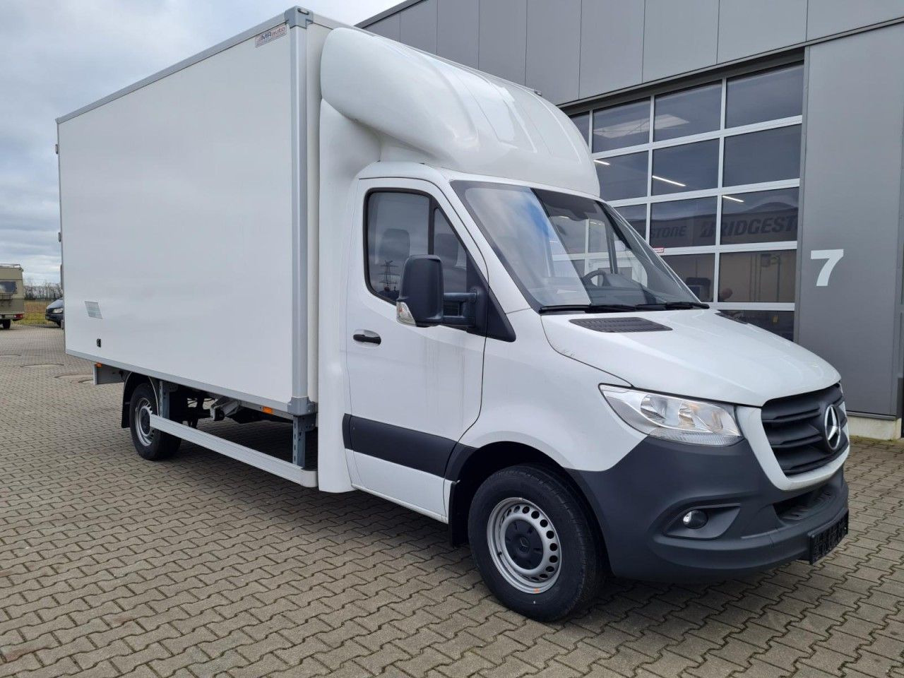 Mercedes-Benz Sprinter 315 CDi Koffer lang MBux Klima - Dostavno vozilo z zabojnikom: slika 3 Mercedes-Benz Sprinter 315 CDi Koffer lang MBux Klima - Dostavno vozilo z zabojnikom: slika 3