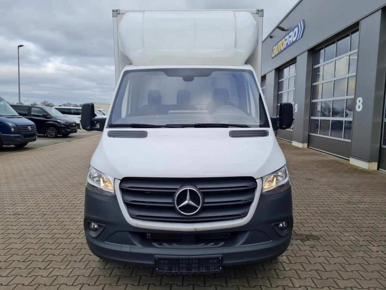 Mercedes-Benz Sprinter 315 CDi Koffer lang MBux Klima - Dostavno vozilo z zabojnikom: slika 2 Mercedes-Benz Sprinter 315 CDi Koffer lang MBux Klima - Dostavno vozilo z zabojnikom: slika 2