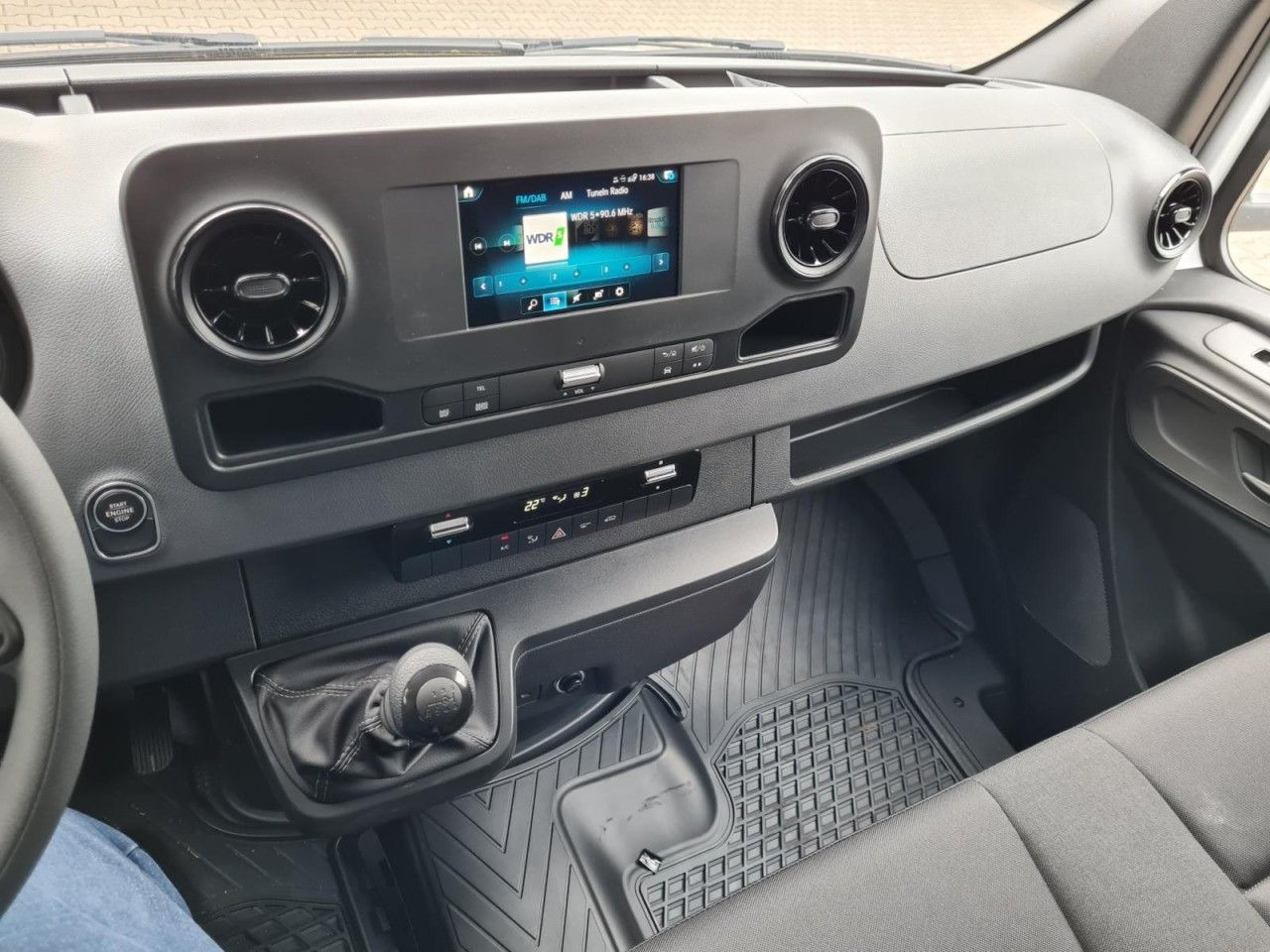 Mercedes-Benz Sprinter 315 CDi Koffer lang MBux Klima lizing Mercedes-Benz Sprinter 315 CDi Koffer lang MBux Klima: slika 10