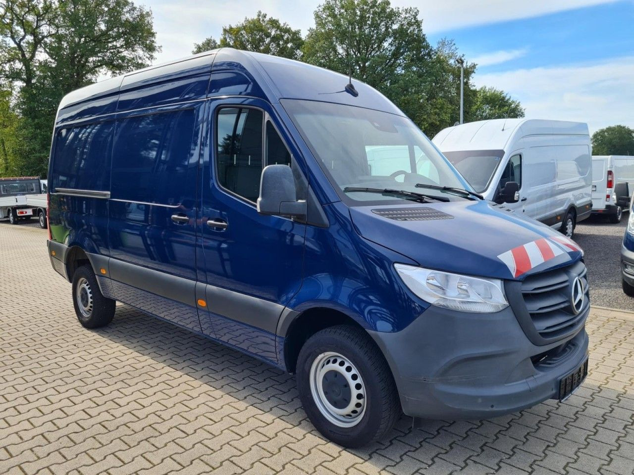 Mercedes-Benz Sprinter 316 Kasten CDI MR AHK Tachograf MBUX - Furgon: slika 3 Mercedes-Benz Sprinter 316 Kasten CDI MR AHK Tachograf MBUX - Furgon: slika 3