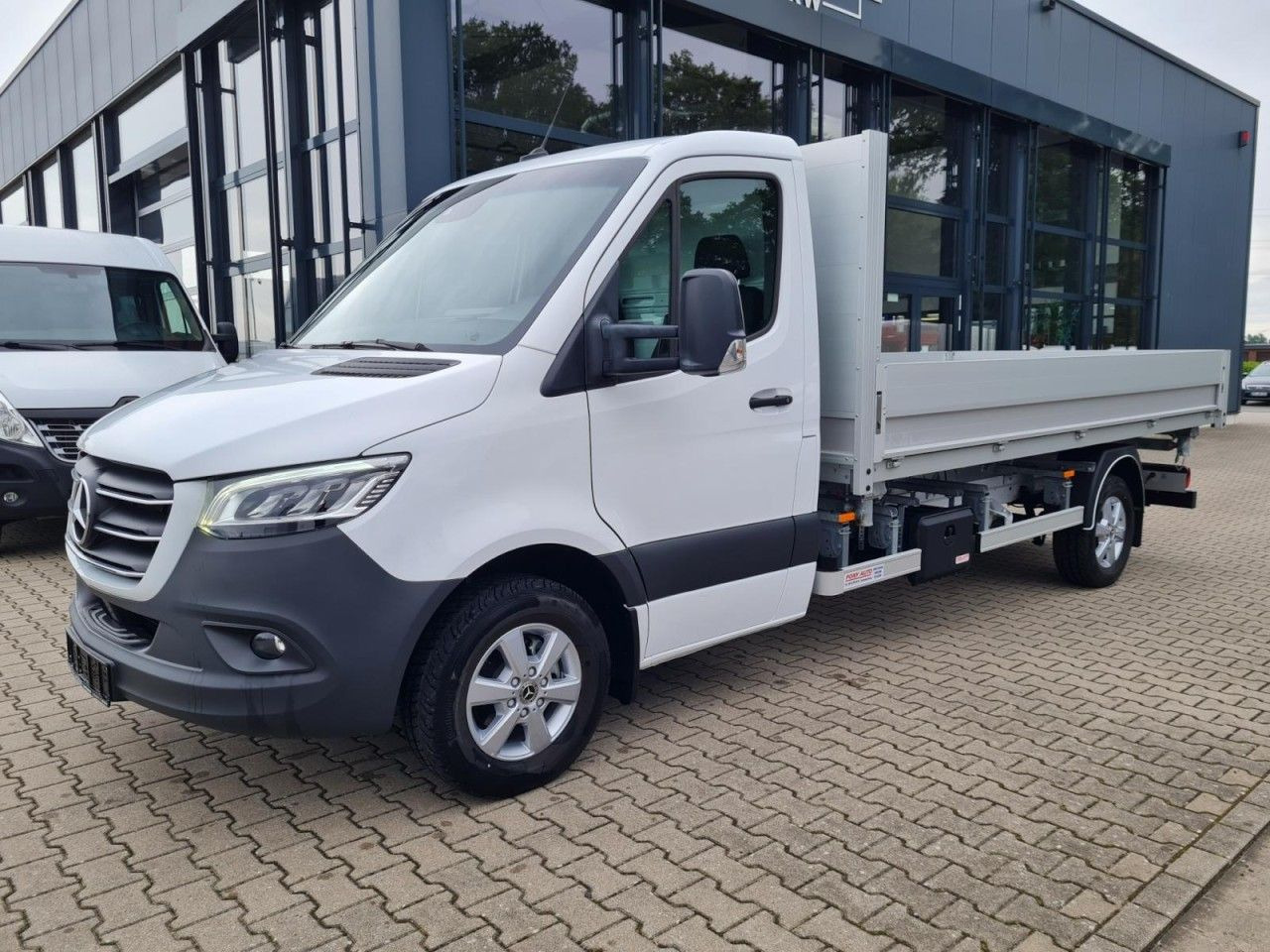 Mercedes-Benz Sprinter 317 CDI 3 Seiten kipper RWD AHK LED NAV - Dostavno vozilo prekucnik: slika 3 Mercedes-Benz Sprinter 317 CDI 3 Seiten kipper RWD AHK LED NAV - Dostavno vozilo prekucnik: slika 3