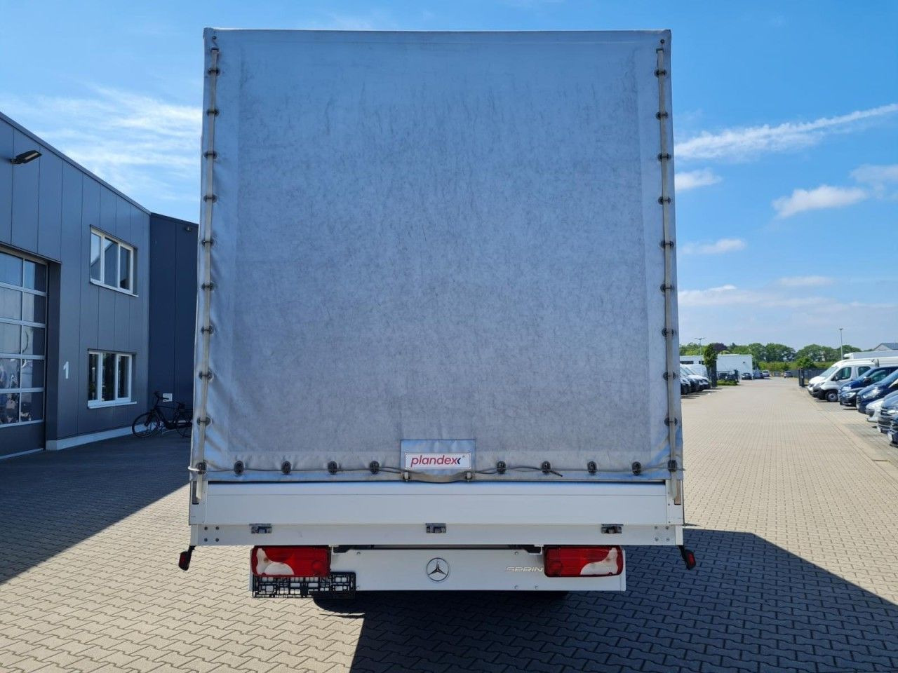 Mercedes-Benz Sprinter 317 Pritsche Plane 10 Pal. RWD LED - Dostavno vozilo s ponjavo: slika 5 Mercedes-Benz Sprinter 317 Pritsche Plane 10 Pal. RWD LED - Dostavno vozilo s ponjavo: slika 5