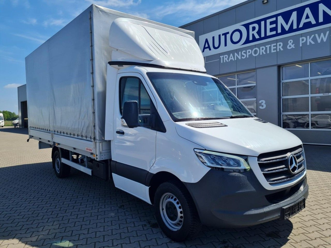 Mercedes-Benz Sprinter 317 Pritsche Plane 10 Pal. RWD LED - Dostavno vozilo s ponjavo: slika 3 Mercedes-Benz Sprinter 317 Pritsche Plane 10 Pal. RWD LED - Dostavno vozilo s ponjavo: slika 3
