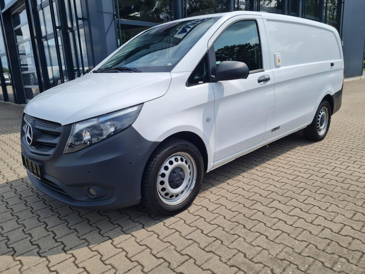 Mercedes-Benz Vito 116 Cdi Kühlkasten lang Stand/Fahrkühl HEIZ - Hladilno vozilo: slika 2 Mercedes-Benz Vito 116 Cdi Kühlkasten lang Stand/Fahrkühl HEIZ - Hladilno vozilo: slika 2