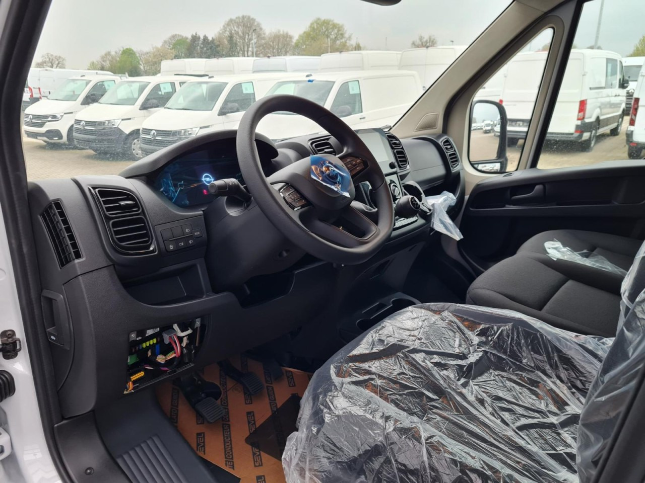 Furgon Opel Movano Kasten 2.2 HDI 180 L3H2 Klima NAVI TEMPOMAT: slika 6 Furgon Opel Movano Kasten 2.2 HDI 180 L3H2 Klima NAVI TEMPOMAT: slika 6