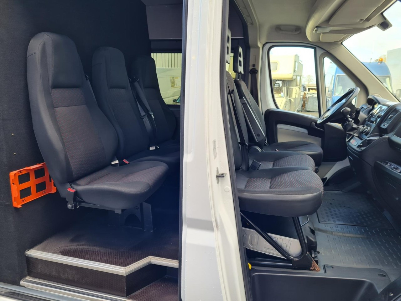 Peugeot Boxer Kasten L3H2 Doka 6-Sitze AHK KLIMA PDC - Mali kombi, Dostavno vozilo z dvojno kabino: slika 5 Peugeot Boxer Kasten L3H2 Doka 6-Sitze AHK KLIMA PDC - Mali kombi, Dostavno vozilo z dvojno kabino: slika 5
