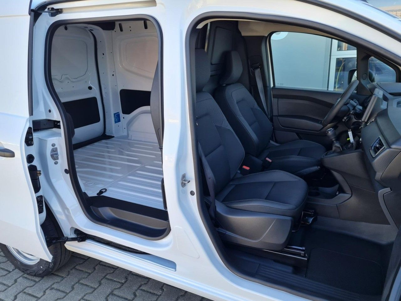 Renault Kangoo Van Start1.3 TCe 100 KLIMA TEMPOMAT - Mali kombi: slika 4 Renault Kangoo Van Start1.3 TCe 100 KLIMA TEMPOMAT - Mali kombi: slika 4