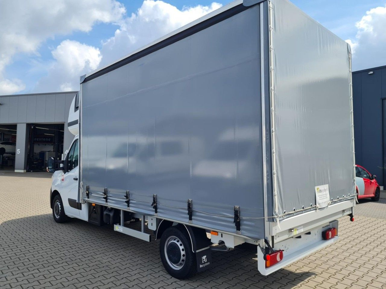 Renault Master 3,5 Pritsche Schiebe Plane Schlafkab. - Dostavno vozilo s ponjavo: slika 5 Renault Master 3,5 Pritsche Schiebe Plane Schlafkab. - Dostavno vozilo s ponjavo: slika 5