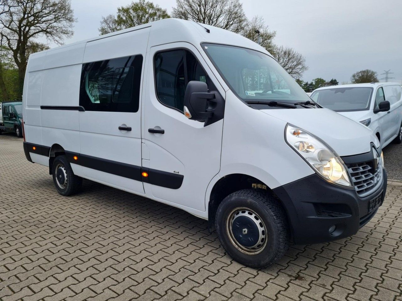 Renault Master 3,5t Kasten Doka dCi 130 L4H2 4x4 Allrad - Furgon, Dostavno vozilo z dvojno kabino: slika 3 Renault Master 3,5t Kasten Doka dCi 130 L4H2 4x4 Allrad - Furgon, Dostavno vozilo z dvojno kabino: slika 3