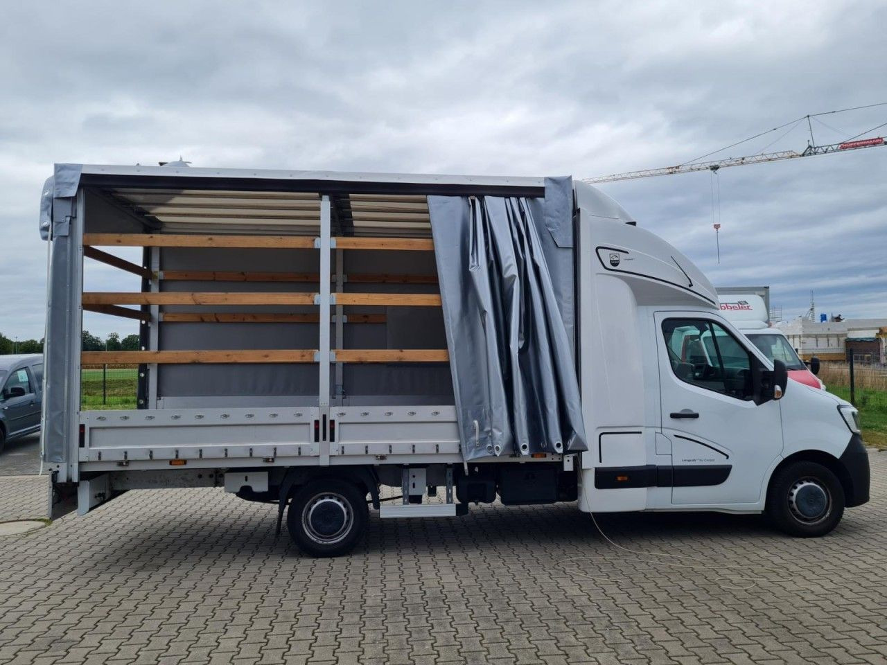 Renault Master 3,5t Pritsche Plane Schlafkab. dCi 165 KL - Dostavno vozilo s ponjavo: slika 4 Renault Master 3,5t Pritsche Plane Schlafkab. dCi 165 KL - Dostavno vozilo s ponjavo: slika 4