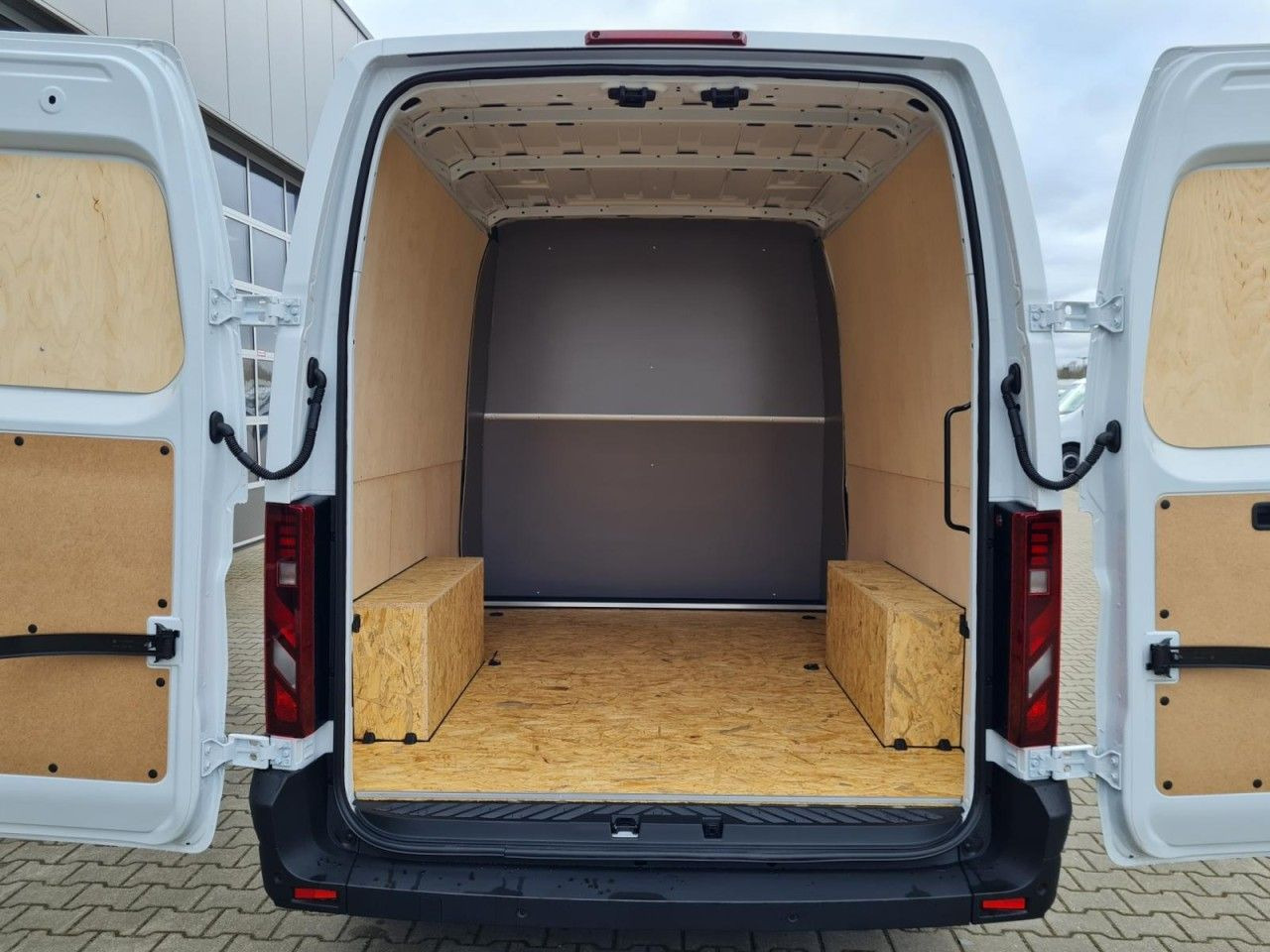 Renault Master 35 Kasten L3 Doka 7-Sitze KLIMA TEMPOMAT - Furgon, Dostavno vozilo z dvojno kabino: slika 5 Renault Master 35 Kasten L3 Doka 7-Sitze KLIMA TEMPOMAT - Furgon, Dostavno vozilo z dvojno kabino: slika 5