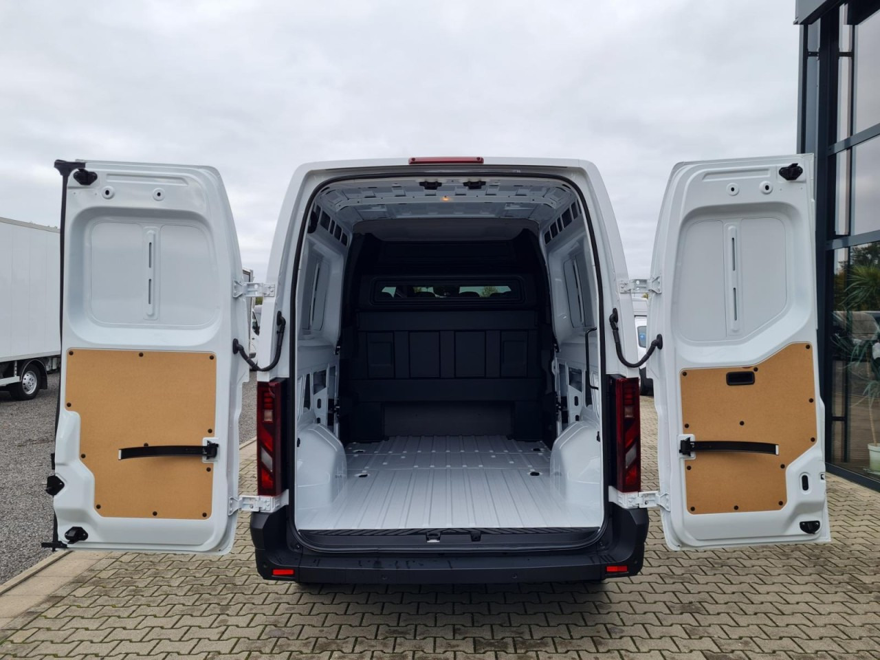 Renault Master 35 Kasten dCi Doka L3H2 KLIMA TEMPOMAT - Dostavno vozilo z dvojno kabino: slika 5 Renault Master 35 Kasten dCi Doka L3H2 KLIMA TEMPOMAT - Dostavno vozilo z dvojno kabino: slika 5