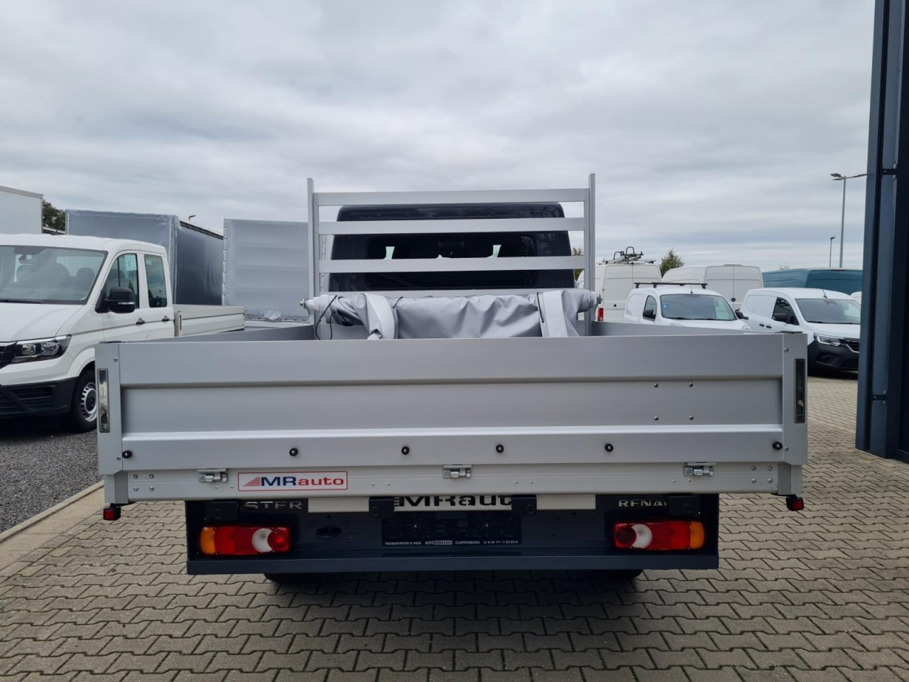 Renault Master 35 New Doka lang L3 AG Klima Komfort Tempomat - Dostavno vozilo s kesonom, Dostavno vozilo z dvojno kabino: slika 5 Renault Master 35 New Doka lang L3 AG Klima Komfort Tempomat - Dostavno vozilo s kesonom, Dostavno vozilo z dvojno kabino: slika 5