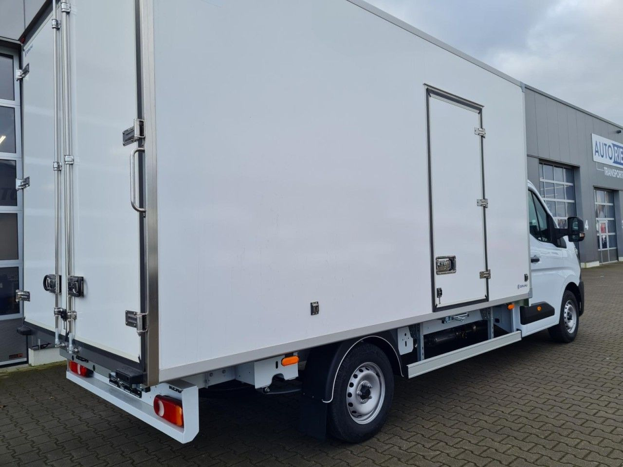 Renault Master 35 New Möbel Koffer KLIMA KAMERA TEMPOMAT - Dostavno vozilo z zabojnikom: slika 5 Renault Master 35 New Möbel Koffer KLIMA KAMERA TEMPOMAT - Dostavno vozilo z zabojnikom: slika 5