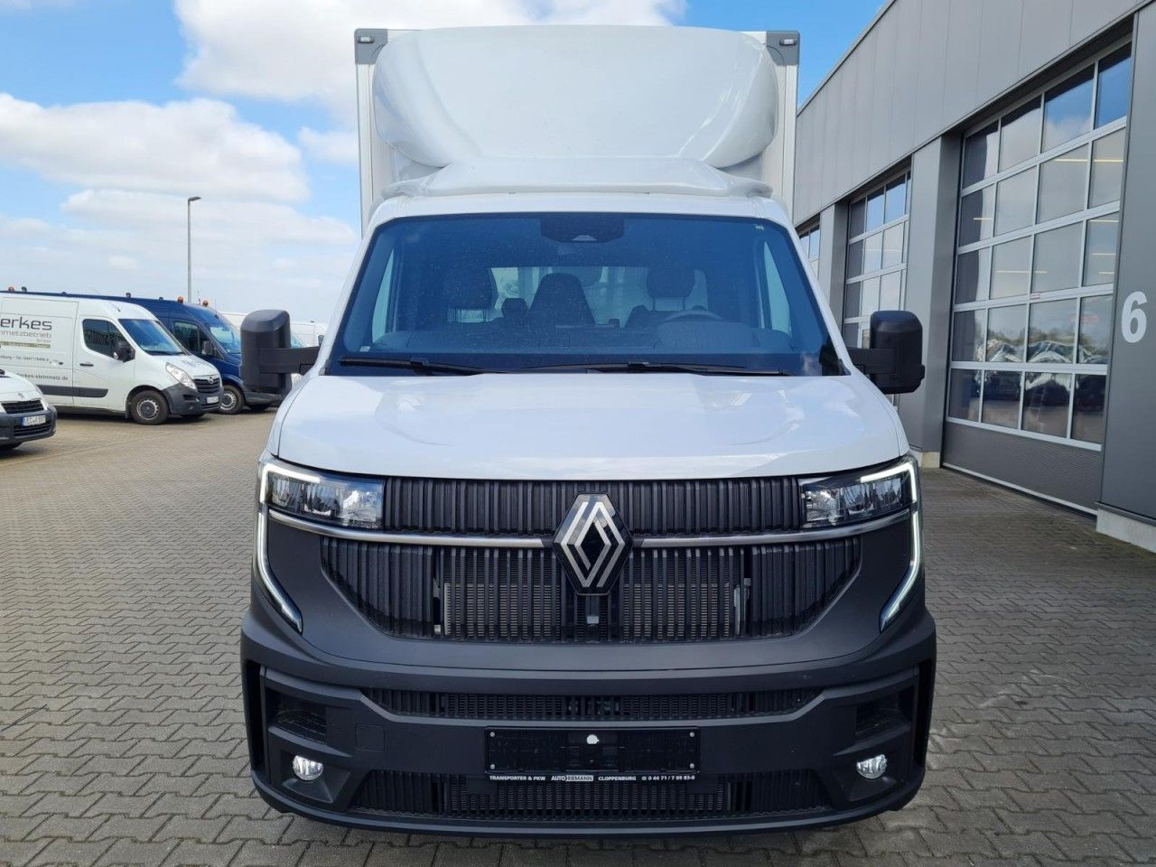 Renault Master 35 New Möbel Koffer KLIMA KOMFORT TEMPOMA - Dostavno vozilo z zabojnikom: slika 2 Renault Master 35 New Möbel Koffer KLIMA KOMFORT TEMPOMA - Dostavno vozilo z zabojnikom: slika 2