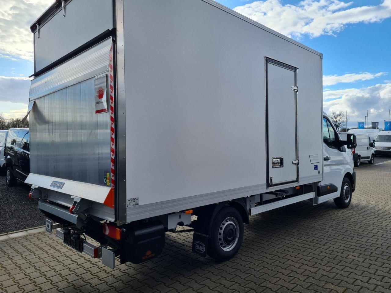 Renault Master 35 New Möbel Koffer LBW KAMERA LUFTFEDERU - Dostavno vozilo z zabojnikom: slika 4 Renault Master 35 New Möbel Koffer LBW KAMERA LUFTFEDERU - Dostavno vozilo z zabojnikom: slika 4