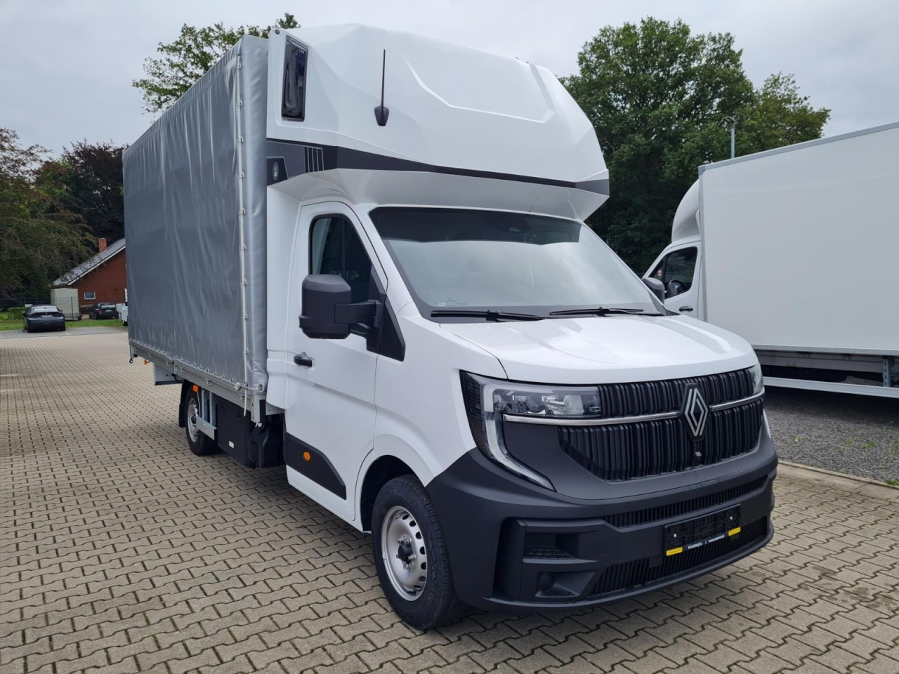 Renault Master 35 Pritsche Schiebe Plane Schlafkab 10 PAL LUFTFEDER - Dostavno vozilo s ponjavo: slika 2 Renault Master 35 Pritsche Schiebe Plane Schlafkab 10 PAL LUFTFEDER - Dostavno vozilo s ponjavo: slika 2