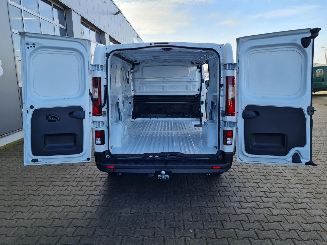 Renault Trafic Kasten L2 Advance AHK KLIMA LED PDC TEMPO - Mali kombi: slika 5 Renault Trafic Kasten L2 Advance AHK KLIMA LED PDC TEMPO - Mali kombi: slika 5