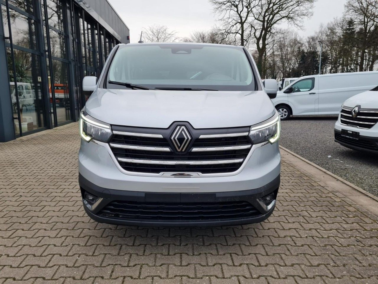 Renault Trafic Kombi 9-Sitze L2 Grand Equilibre KLIMA TE - Avtomobil: slika 2 Renault Trafic Kombi 9-Sitze L2 Grand Equilibre KLIMA TE - Avtomobil: slika 2