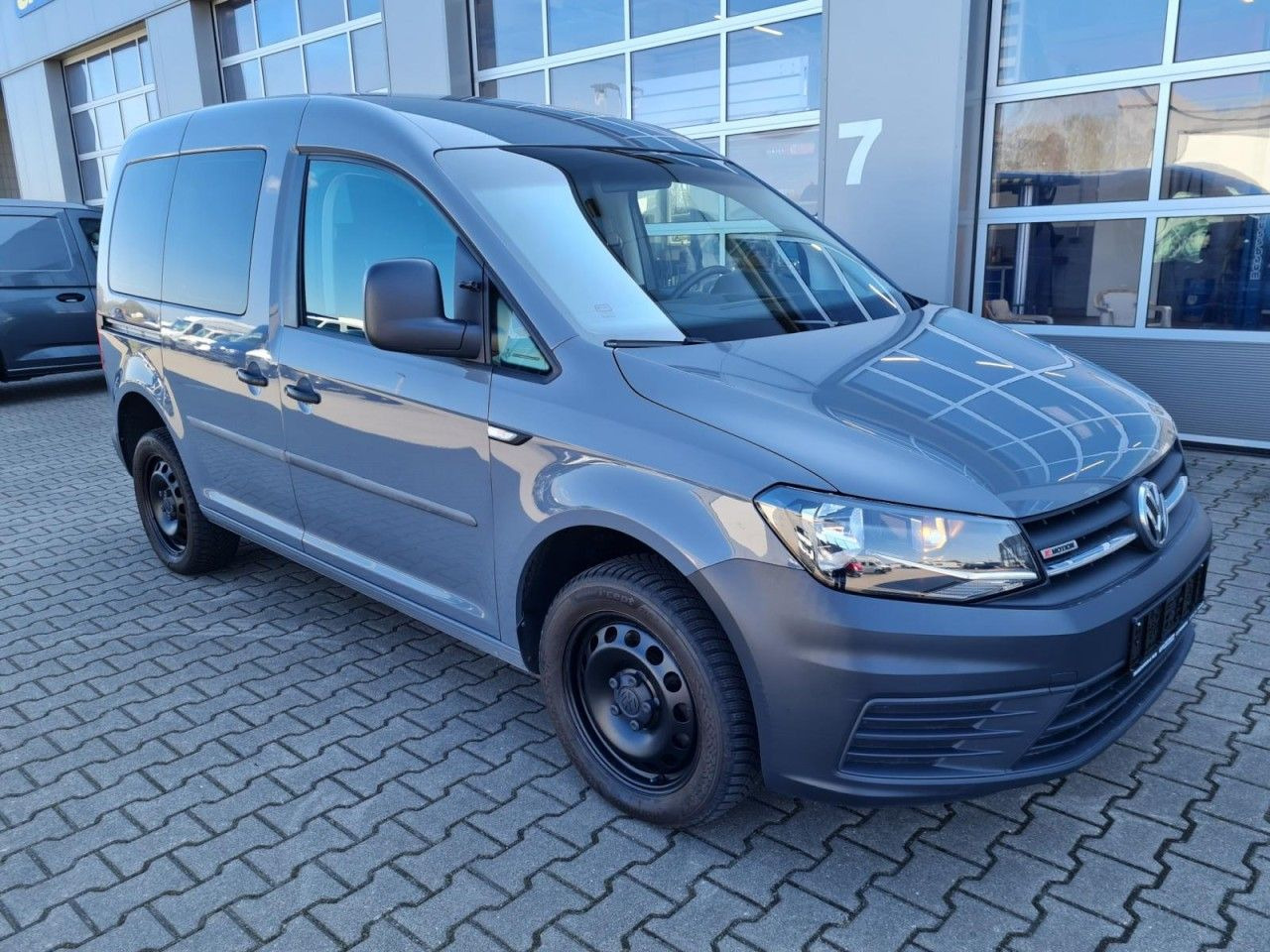 Volkswagen Caddy Kombi 4Motion TDi 5-Sitze KLIMA STHZ TEMPO - Potniški kombi: slika 3 Volkswagen Caddy Kombi 4Motion TDi 5-Sitze KLIMA STHZ TEMPO - Potniški kombi: slika 3