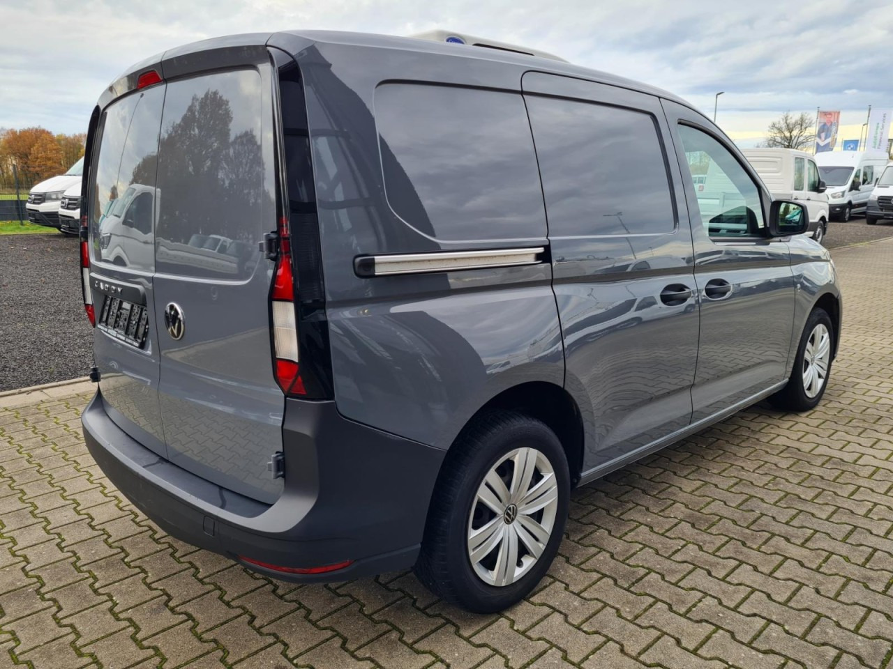 Volkswagen Caddy Kühlkasten Cargo 2.0 TDI KLIMA TEMPOMAT - Hladilno vozilo: slika 4 Volkswagen Caddy Kühlkasten Cargo 2.0 TDI KLIMA TEMPOMAT - Hladilno vozilo: slika 4