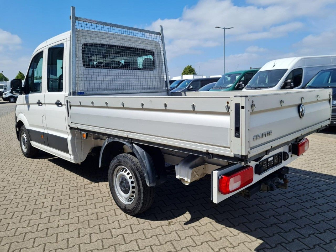 Volkswagen Crafter 35 Doka MR 7-Sitze AHK KLIMA KOMFORT - Dostavno vozilo s kesonom: slika 4 Volkswagen Crafter 35 Doka MR 7-Sitze AHK KLIMA KOMFORT - Dostavno vozilo s kesonom: slika 4