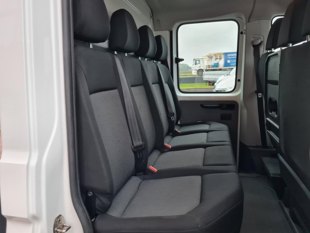 Volkswagen Crafter 35 Doka MR Pritsche AHK Klima 7 Sitzer - Dostavno vozilo s kesonom, Dostavno vozilo z dvojno kabino: slika 4 Volkswagen Crafter 35 Doka MR Pritsche AHK Klima 7 Sitzer - Dostavno vozilo s kesonom, Dostavno vozilo z dvojno kabino: slika 4