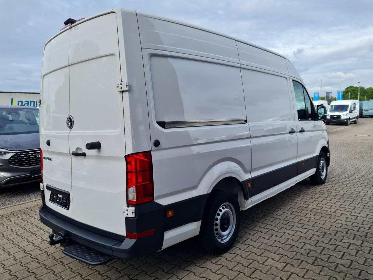 Volkswagen Crafter 35 Kasten TDI MR KLIMA KAMERA AUTOMATIK - Furgon: slika 4 Volkswagen Crafter 35 Kasten TDI MR KLIMA KAMERA AUTOMATIK - Furgon: slika 4