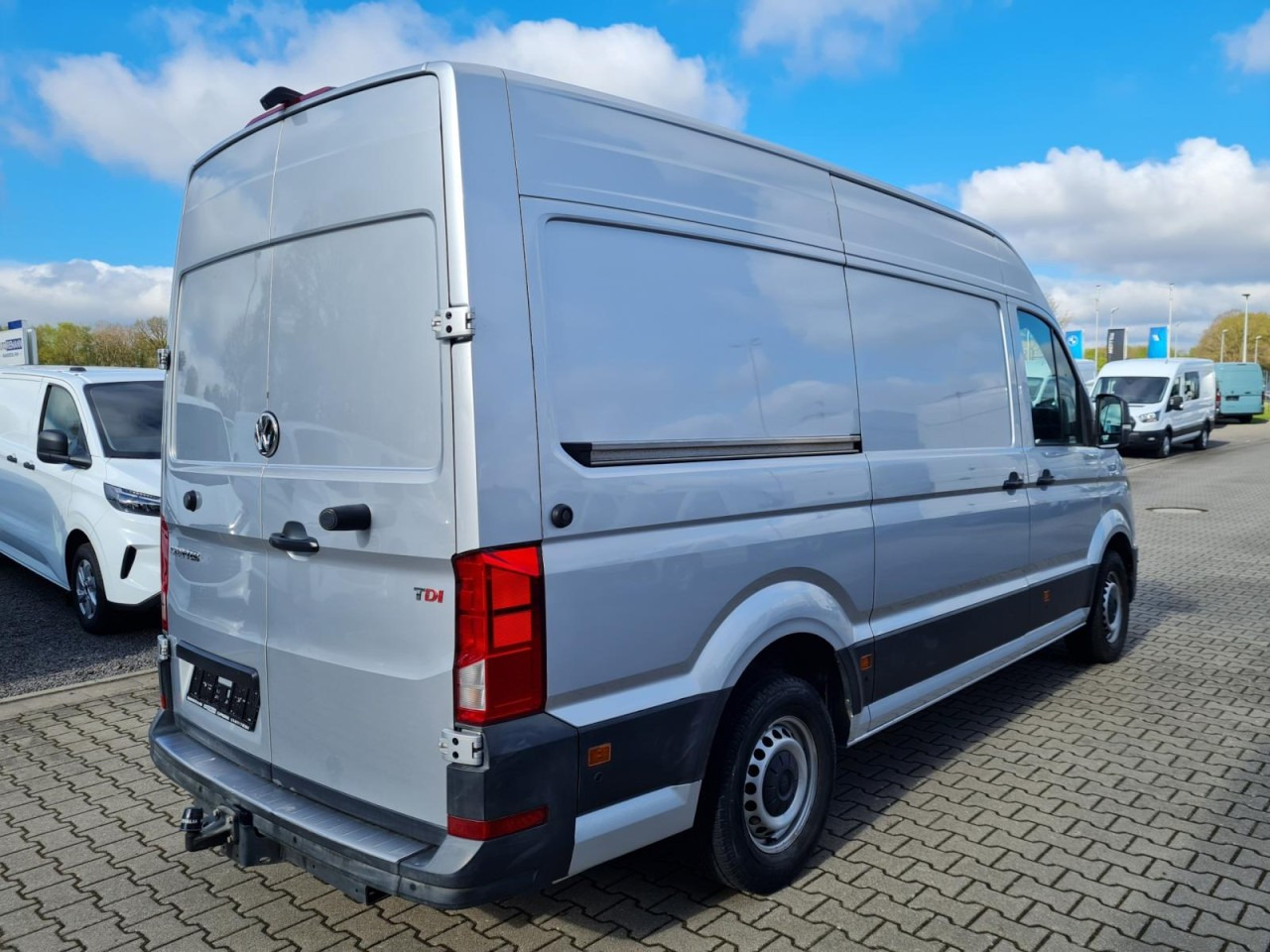 Volkswagen Crafter 35 Kasten TDI MR hoch NAVI KLIMA TEMPOMAT - Furgon: slika 4 Volkswagen Crafter 35 Kasten TDI MR hoch NAVI KLIMA TEMPOMAT - Furgon: slika 4