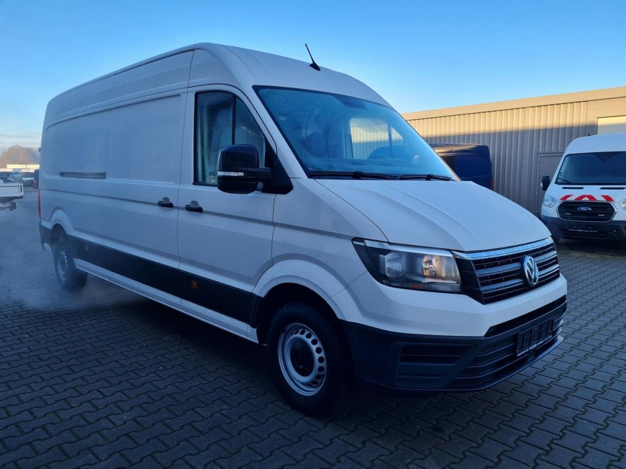 Volkswagen Crafter 35 Kasten lang L4H2 KAMERA NAVI_APP HOLZ - Furgon: slika 3 Volkswagen Crafter 35 Kasten lang L4H2 KAMERA NAVI_APP HOLZ - Furgon: slika 3
