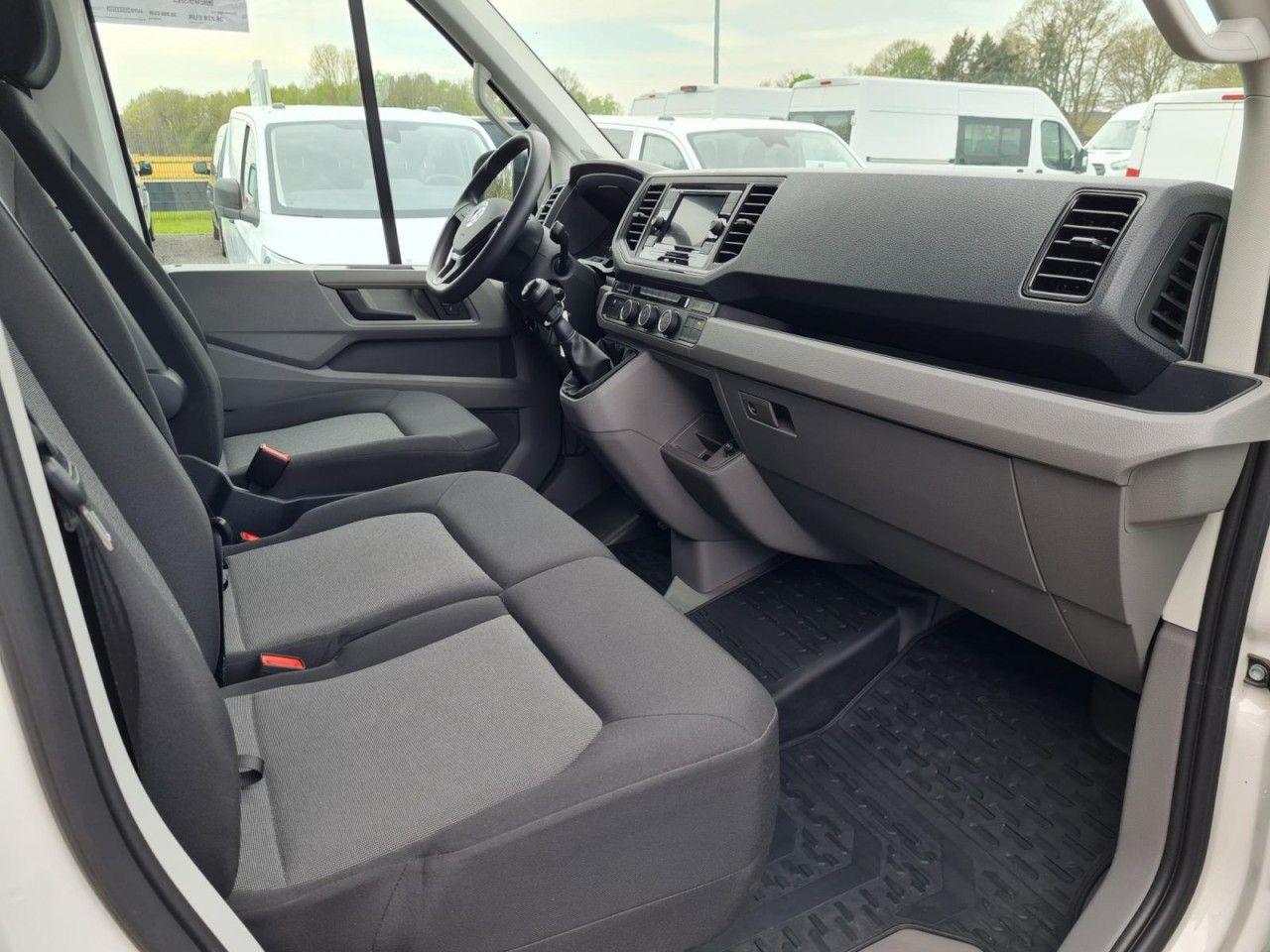 Volkswagen Crafter 35 Kasten lang L4H2 KLIMA NAVI_APP HOLZB lizing Volkswagen Crafter 35 Kasten lang L4H2 KLIMA NAVI_APP HOLZB: slika 15