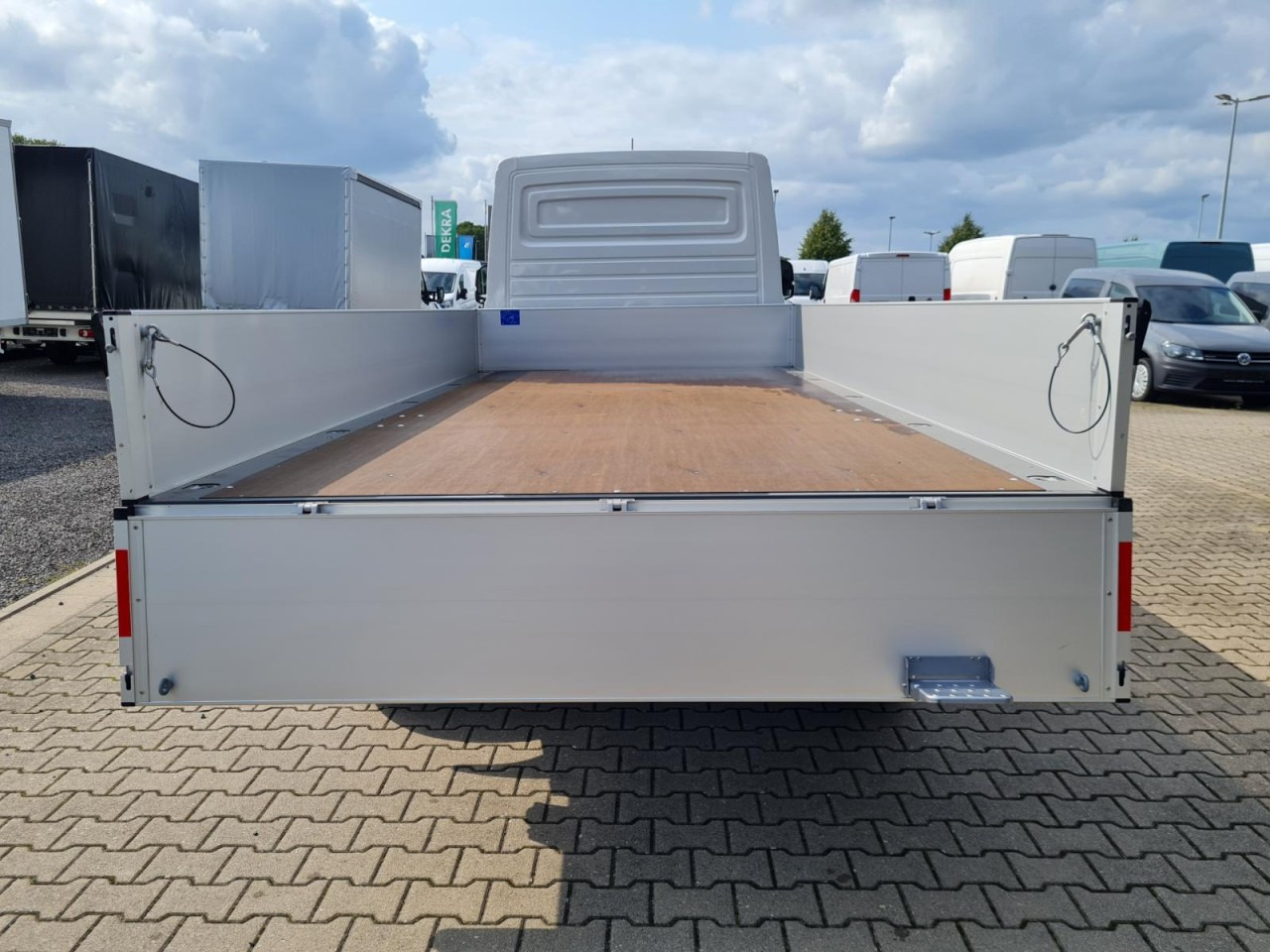 Volkswagen Crafter 35 Pritsche TDi L4 lang KLIMA TEMPOMAT - Dostavno vozilo s kesonom: slika 5 Volkswagen Crafter 35 Pritsche TDi L4 lang KLIMA TEMPOMAT - Dostavno vozilo s kesonom: slika 5