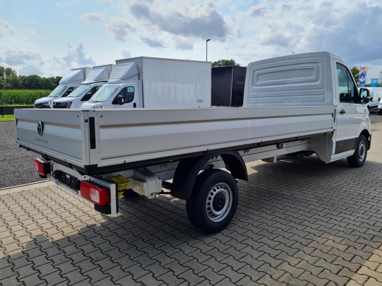 Volkswagen Crafter 35 Pritsche TDi L4 lang KLIMA TEMPOMAT - Dostavno vozilo s kesonom: slika 4 Volkswagen Crafter 35 Pritsche TDi L4 lang KLIMA TEMPOMAT - Dostavno vozilo s kesonom: slika 4