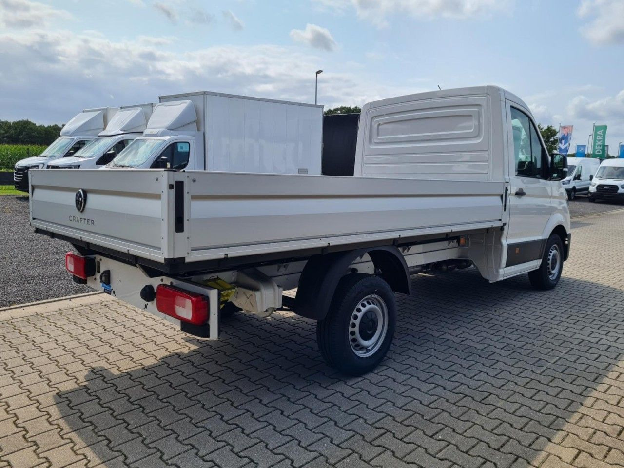 Volkswagen Crafter 35 Pritsche TDi MR L3 KLIMA TEMPOMAT - Dostavno vozilo s kesonom: slika 4 Volkswagen Crafter 35 Pritsche TDi MR L3 KLIMA TEMPOMAT - Dostavno vozilo s kesonom: slika 4