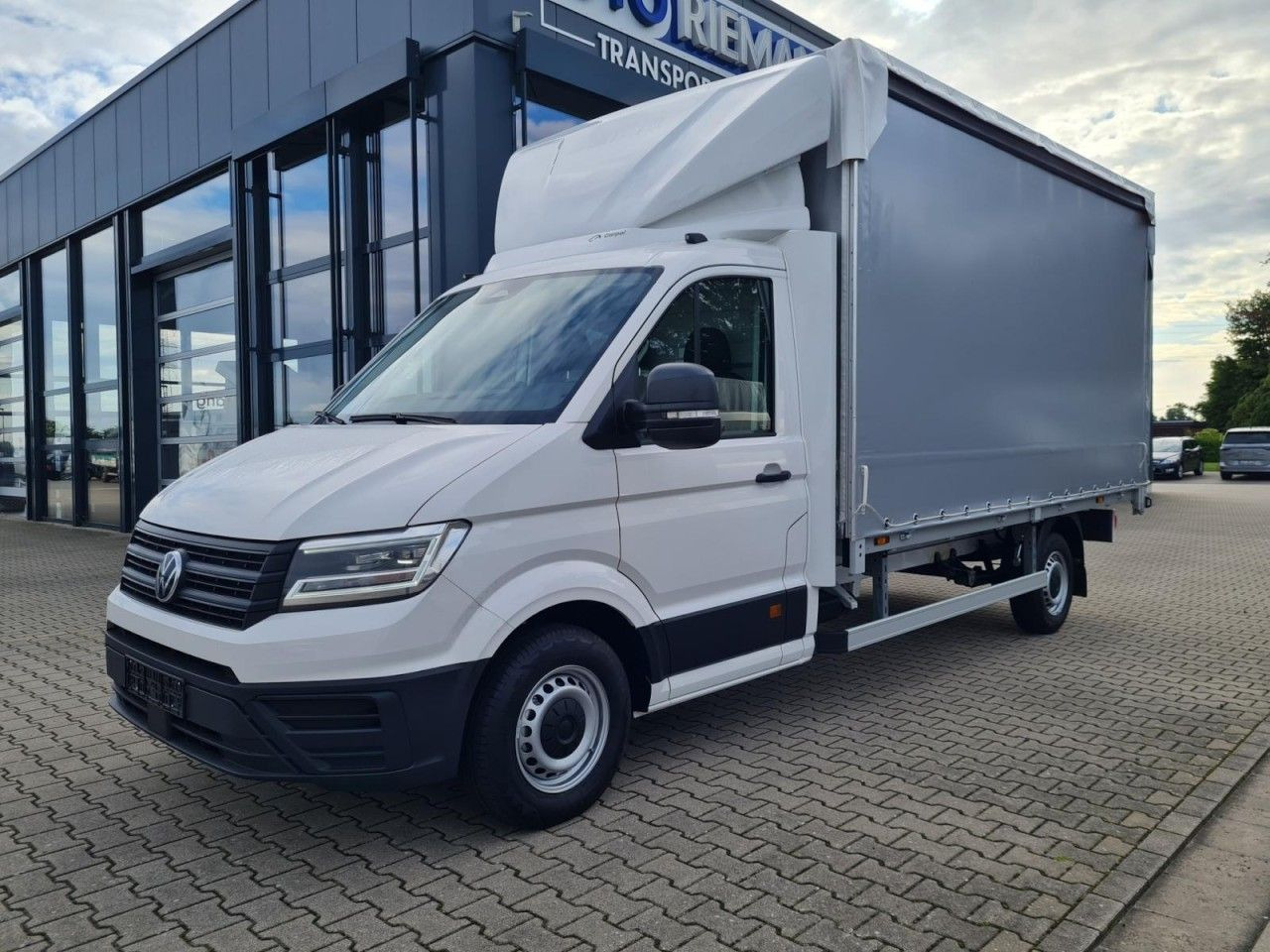 Volkswagen Crafter 35 TDI Pritsche Schiebe Plane ERGO LED T - Dostavno vozilo s ponjavo: slika 2 Volkswagen Crafter 35 TDI Pritsche Schiebe Plane ERGO LED T - Dostavno vozilo s ponjavo: slika 2