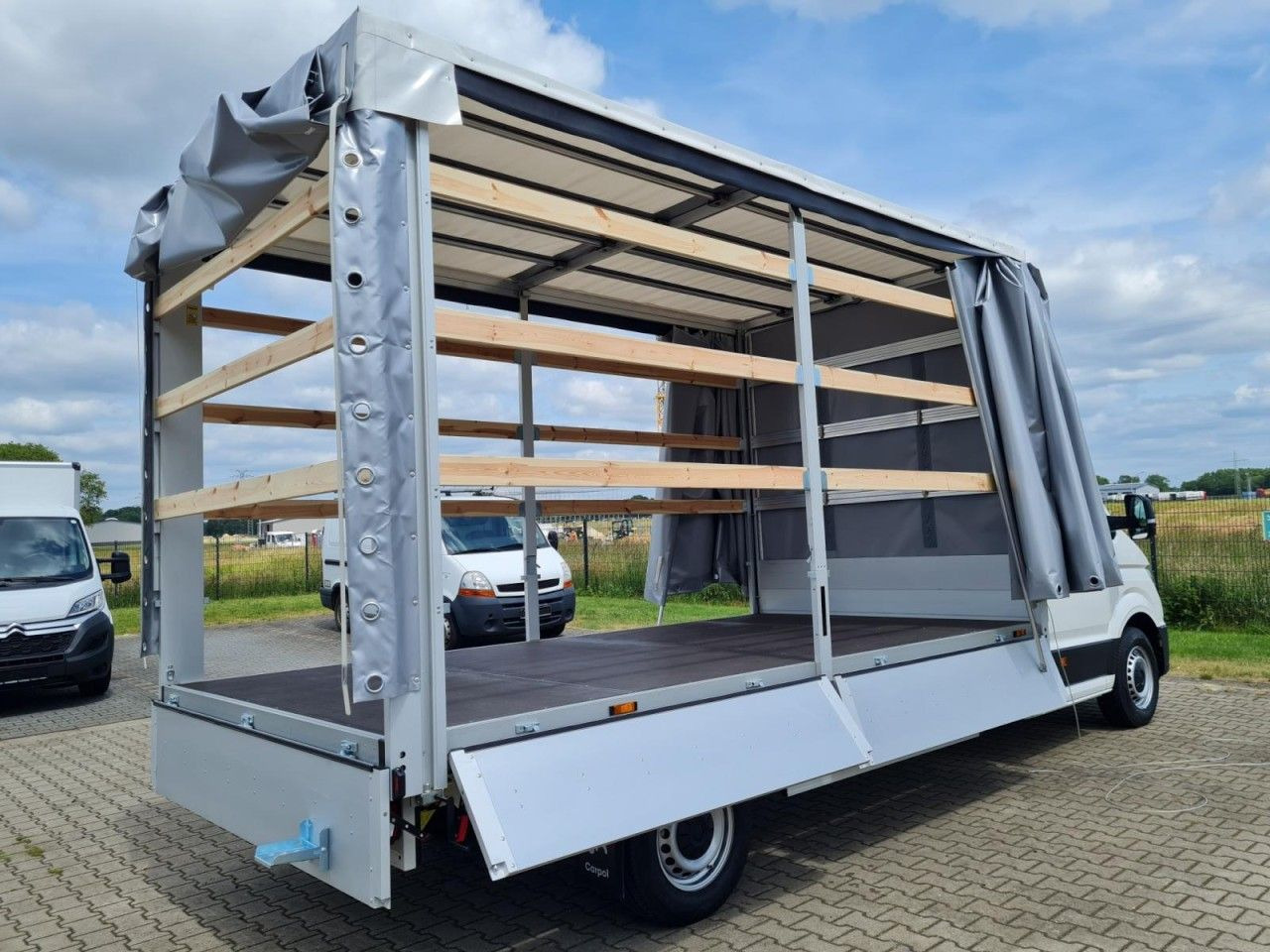 Volkswagen Crafter 35 TDI Pritsche Schiebe Plane LED TEMPOM - Dostavno vozilo s ponjavo: slika 5 Volkswagen Crafter 35 TDI Pritsche Schiebe Plane LED TEMPOM - Dostavno vozilo s ponjavo: slika 5