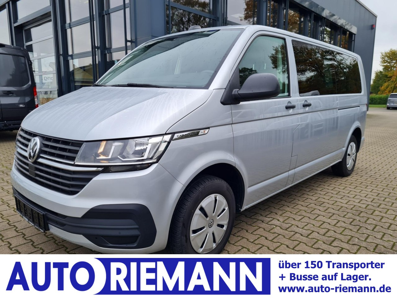 Volkswagen T6.1 Caravelle TDI lang 9 Sitzer 2 Schiebetüren Trendl. - Minibus, Potniški kombi: slika 1 Volkswagen T6.1 Caravelle TDI lang 9 Sitzer 2 Schiebetüren Trendl. - Minibus, Potniški kombi: slika 1