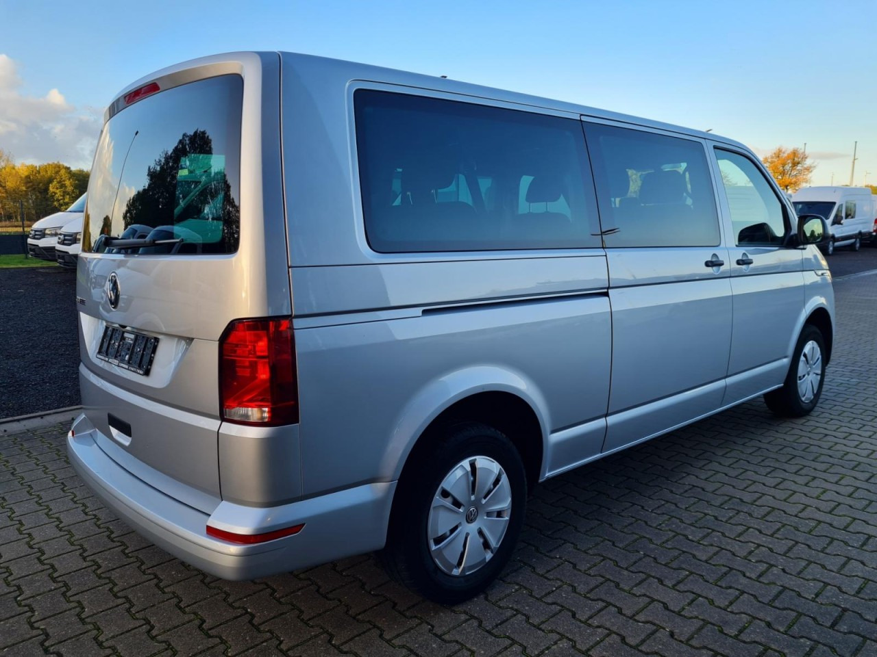 Volkswagen T6.1 Caravelle TDI lang 9 Sitzer 2 Schiebetüren Trendl. - Minibus, Potniški kombi: slika 5 Volkswagen T6.1 Caravelle TDI lang 9 Sitzer 2 Schiebetüren Trendl. - Minibus, Potniški kombi: slika 5